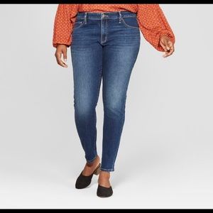 Low rise Universal Thread dark Skinny fit jean